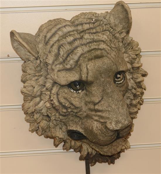 A tiger face garden ornament W.27cm